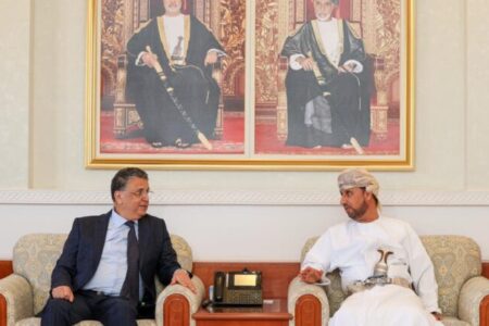 Minister of Justice met with his Omani counterpart and agreed on exchanging expertise and experiences between both ministries’ executives
