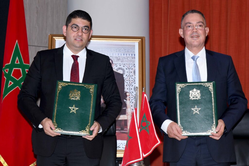 وزير الشباب ورئيس الجامعة الملكية لكرة القدم يوقعان اتفاقية شراكة لتنظيم دوري “الطريق نحو كأس العالم”