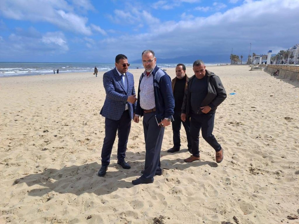 رئيس جماعة مرتيل يقود جولة تفقدية بكورنيش المدينة ويطلق إجراءات استعجالية استعدادا لصيف 2026