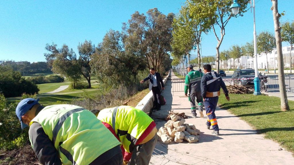 مرتيل .. محمد العربي المرابط يتفقد أشغال تهيئة طريق كابونيكرو استعدادا للموسم الصيفي