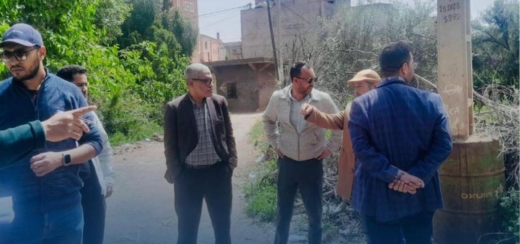 الأمانة المحلية للبام بآيت أورير تواكب ورش طريق الكورنيش وتعزز ثقافة التتبع الميداني