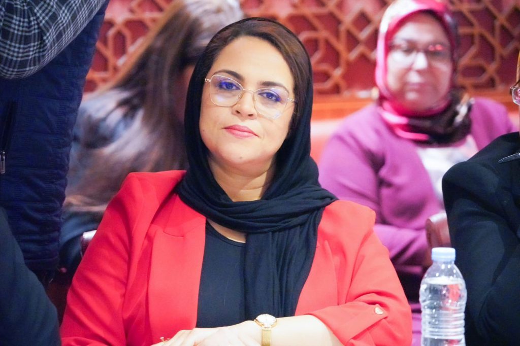 نادية بزندفة تنبه رئيس الحكومة لتداعيات غلاء المحروقات على الصيد البحري وتدعو لحماية القدرة الشرائية