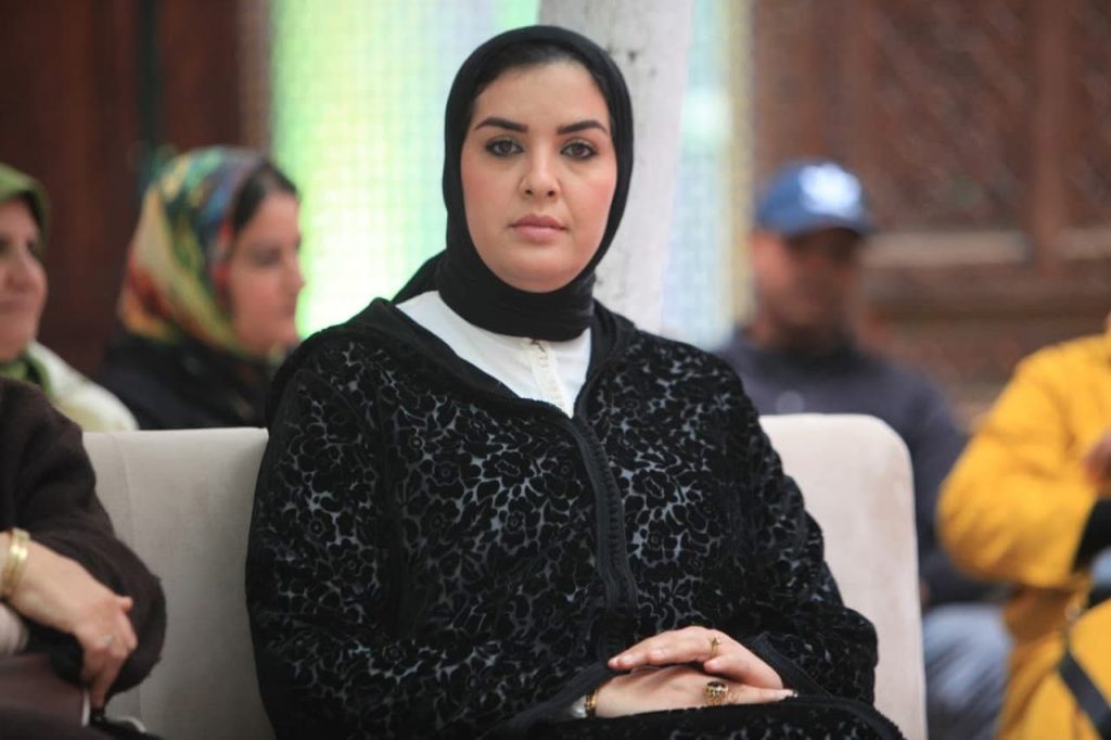 تكريم خديجة أدرية خلال افتتاح الدورة ال 7 لمهرجان تقطير الزهر بتازة