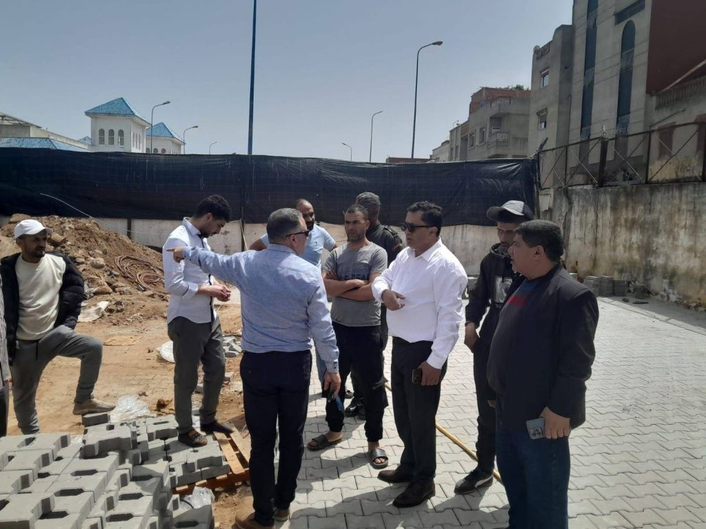 رئيس مجلس جماعة العرائش يتفقد ورش تهيئة سوق الجملة ويؤكد تسريع الأشغال