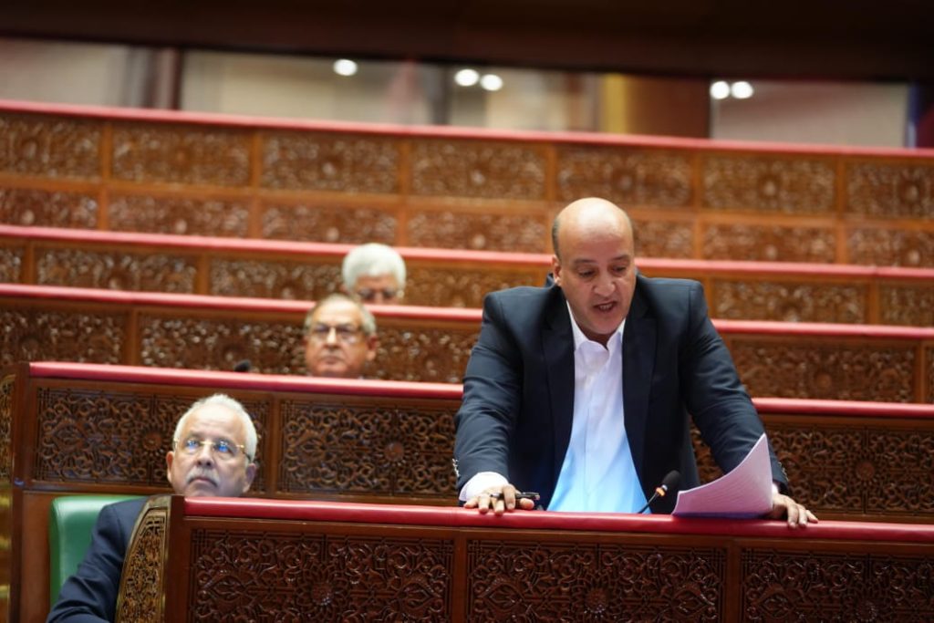 احمدو ادابدا يربط الإصلاحات البيئية بتمويل التنمية الترابية ويحذر من زحف الرمال ببوجدور