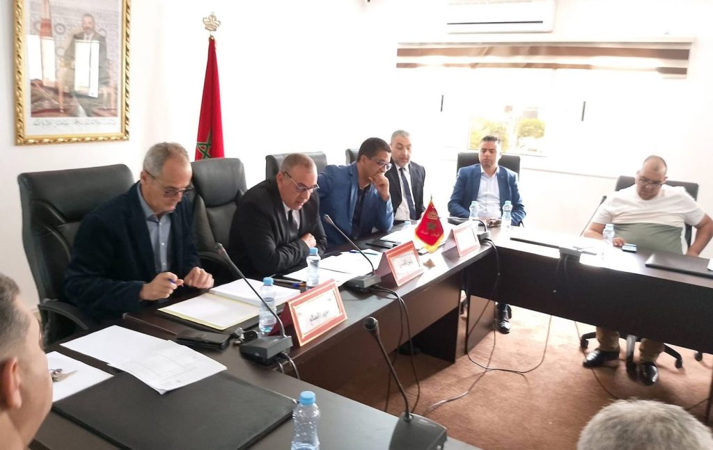 مجلس جماعة بني بوعياش يخصص اعتمادات لمرضى القصور الكلوي ويطلق ترتيبات صيف 2026 ويطالب بتأهيل الملعب البلدي