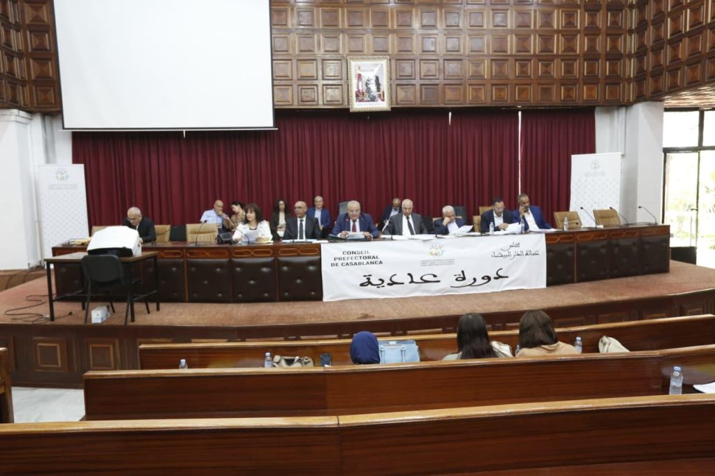 دورة يونيو .. مجلس عمالة الدار البيضاء يصادق على 34 نقطة  ويعزز الاستثمار في البنيات التحتية والخدمات الاجتماعية