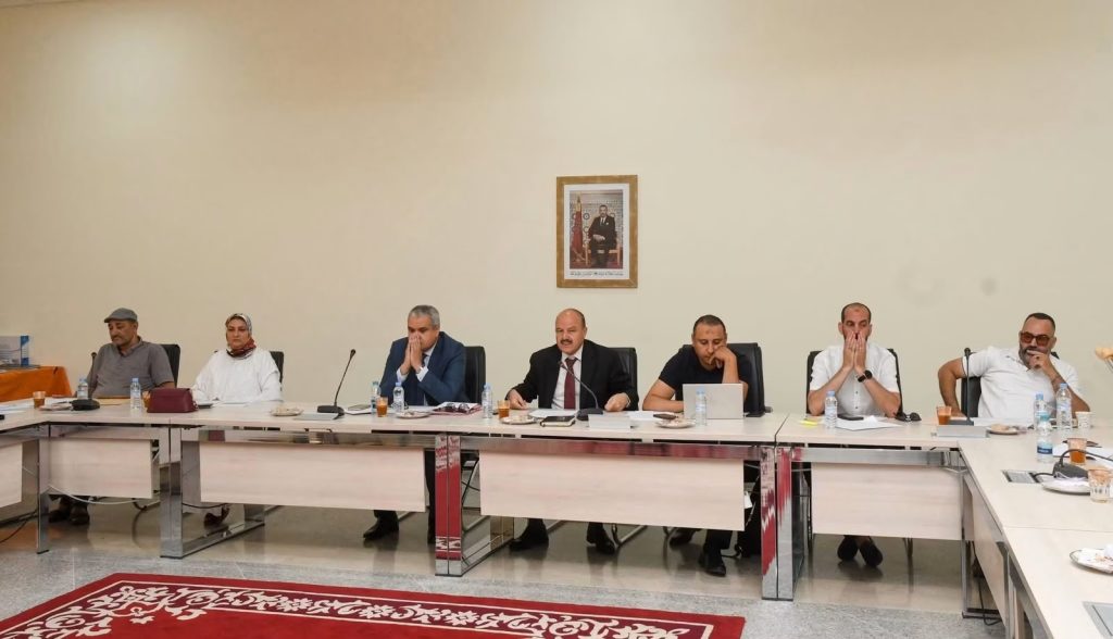 المجلس الجماعي لابن جرير يصادق بالأغلبية على مقررات دورته الاستثنائية