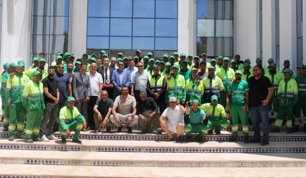 من قلب الميدان إلى منصة التكريم.. جماعة العرائش تحتفي بعمال النظافة وتثمن جهودهم الاستثنائية بعد عيد الأضحى