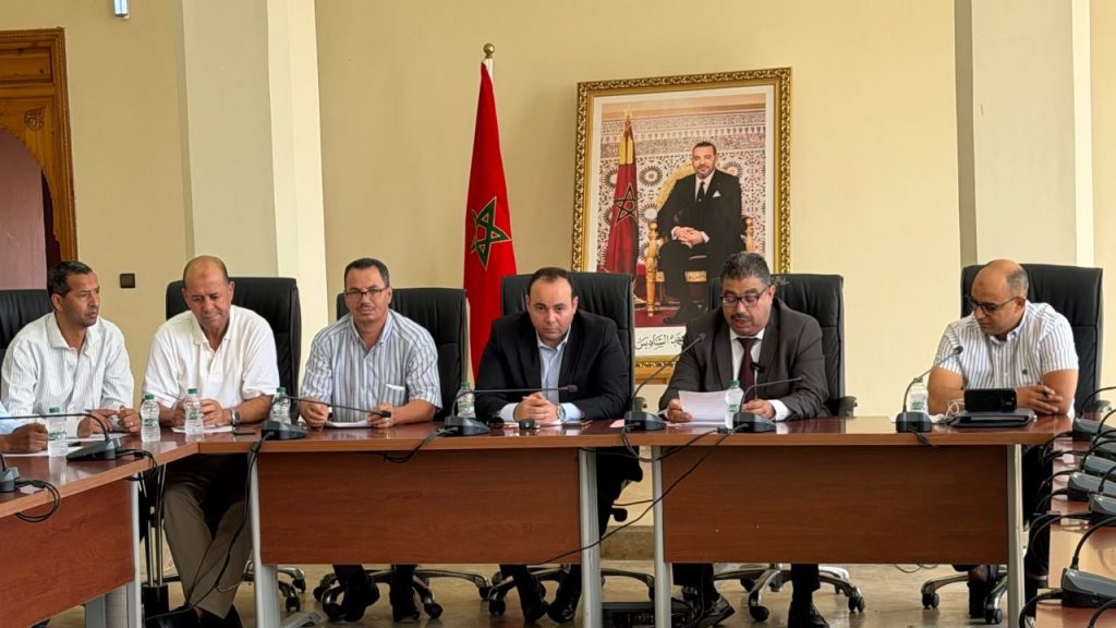 مجلس جماعة واحة سيدي إبراهيم يصادق على اتفاقيات تنموية ويواكب مشروع المجزرة الجهوية العصرية