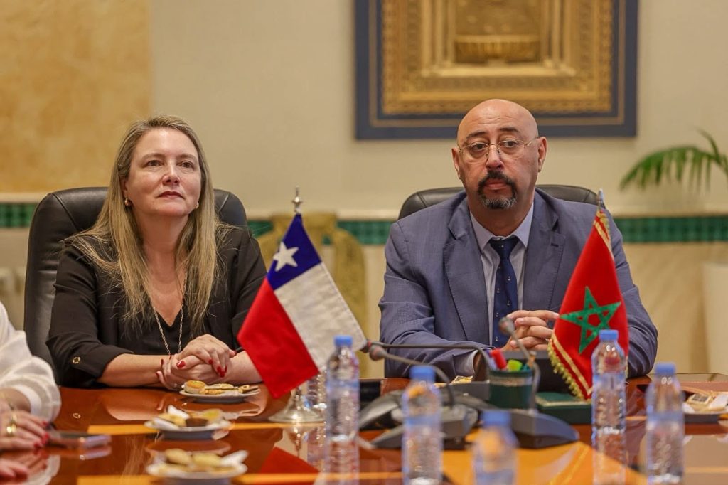 رئيس جماعة طنجة يبحث مع وفد برلماني تشيلي تعزيز التعاون اللامركزي وتبادل الخبرات في تدبير الشأن المحلي