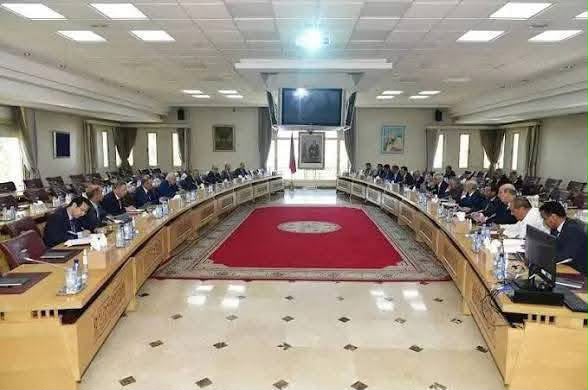 وزير الداخلية يعقد اجتماعين مع قادة ومسؤولي الأحزاب السياسية حول الاستعدادات لانتخاب أعضاء مجلس النواب ليوم 23 شتنبر 2026