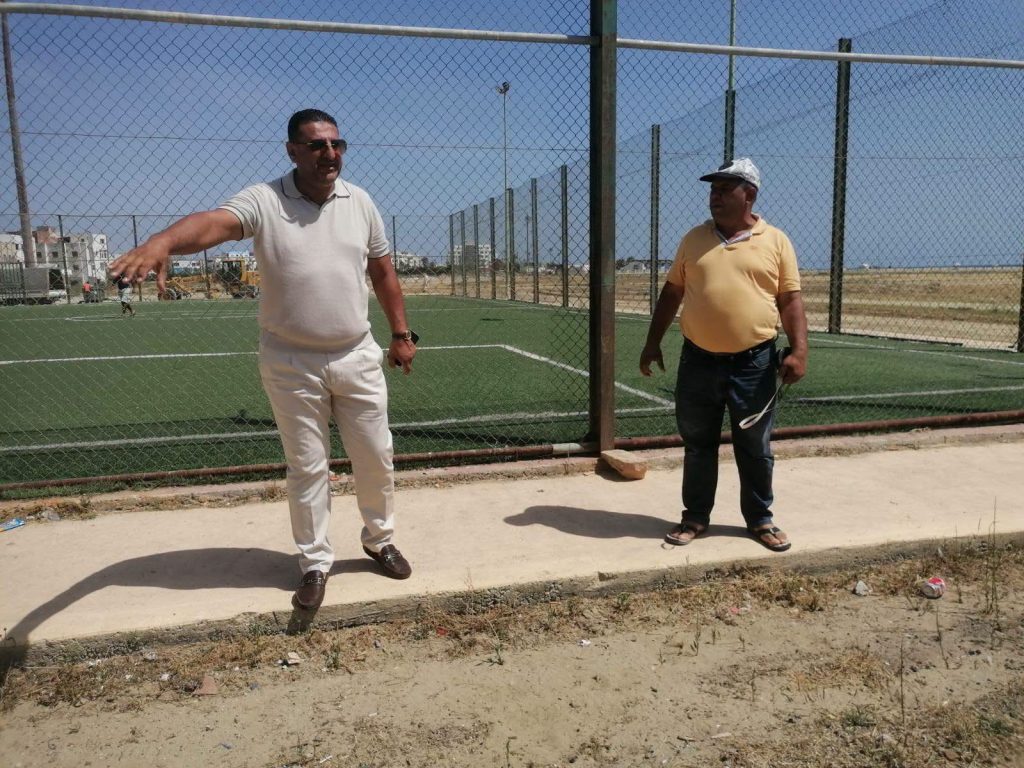 ملعب جديد لكرة القدم الشاطئية يعزز البنية الرياضية بمرتيل .. والمرابط يعطي انطلاقة الأشغال بحي الديزة