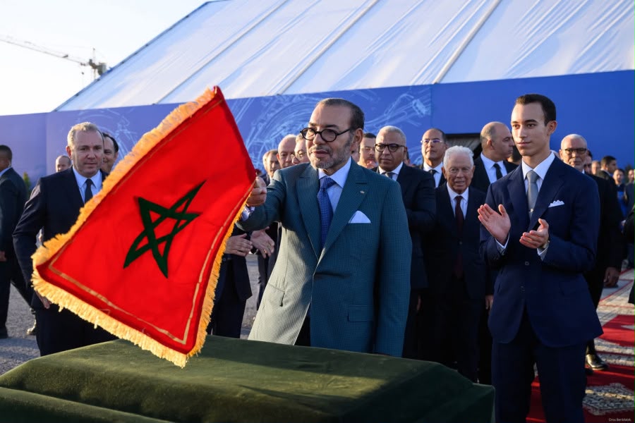 خطاب العرش: المغرب يقف اليوم أمام مرحلة حاسمة تستوجب ترسيخ قيم الثقة والأمل وتغليب الخطاب الإيجابي على دعوات التشاؤم واليأس