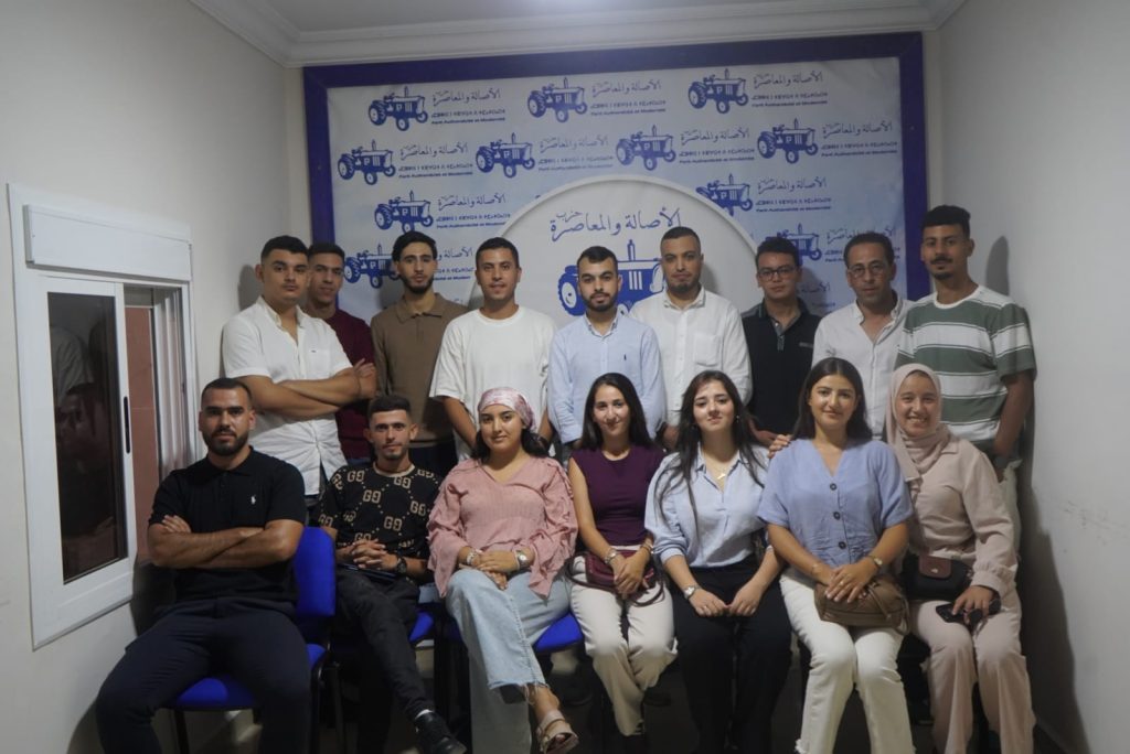 شباب الأصالة والمعاصرة بشفشاون يعزز التأطير الانتخابي بدورة تكوينية ويشيد بالدينامية الجهوية
