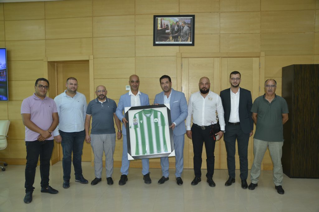 بوعرورو يستقبل الرئيس الجديد للمولودية الوجدية لبحث وضعية الفريق وإكراهات المرحلة