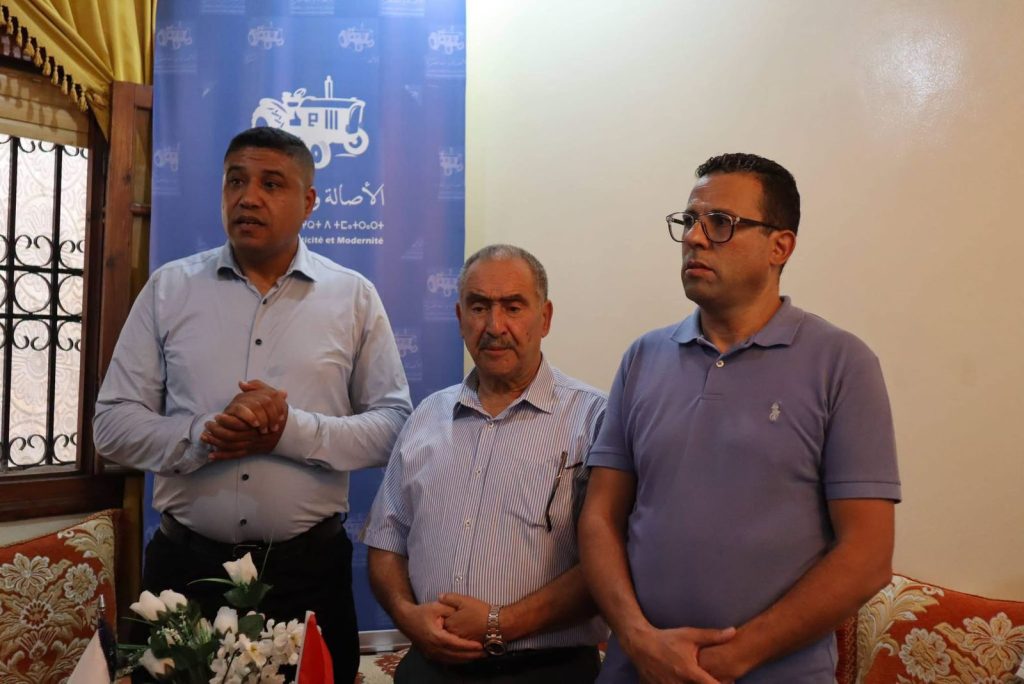 عزيز اللبار يستعرض حصيلته البرلمانية في لقاء تنظيمي لحزب الأصالة والمعاصرة بمقاطعة سايس