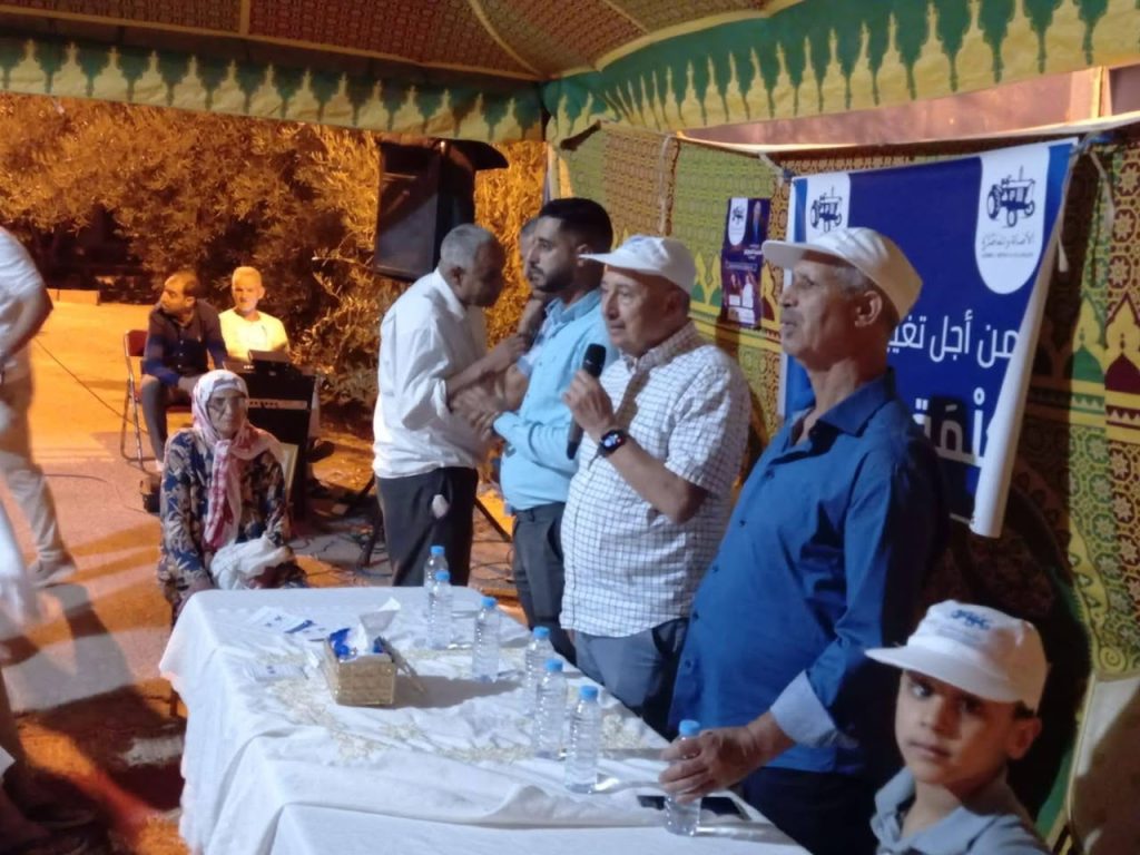 أشرورو يواصل حملته الانتخابية بلقاء تواصلي مع ساكنة حي حكمات بالخميسات