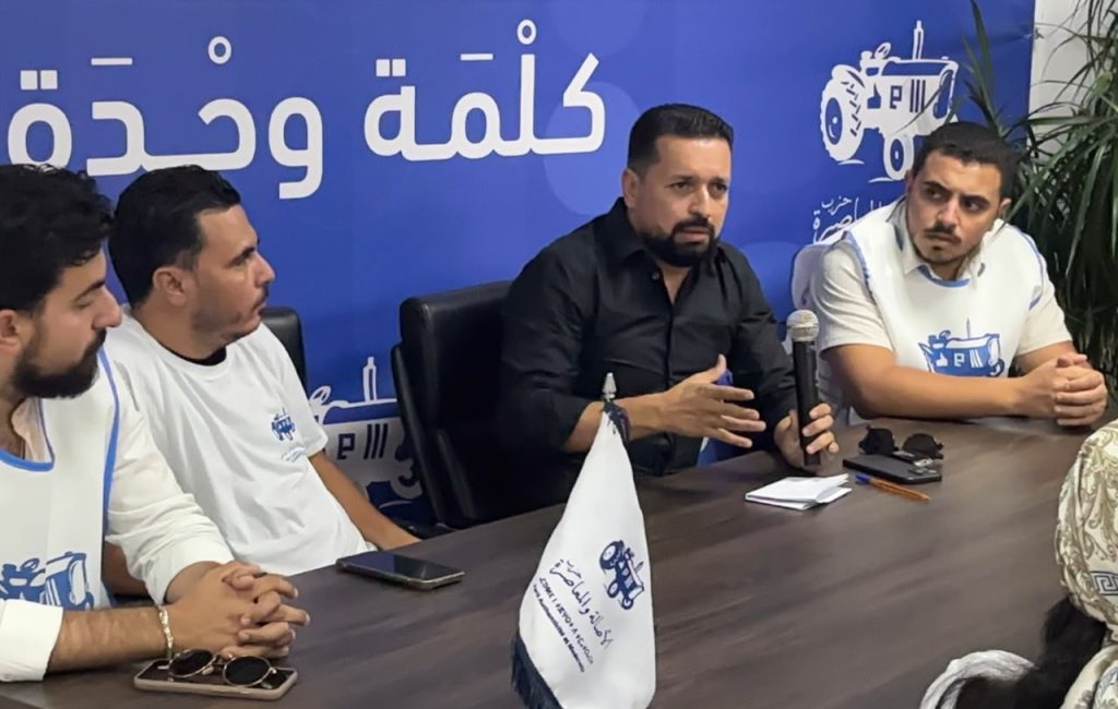 في لقاء تواصلي مع الشباب بطنجة.. رضوان الحسوني يستحضر أبرز محطات مساره السياسي والمهني