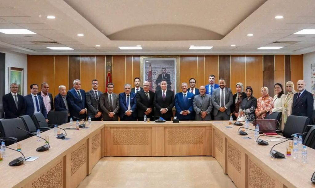 الوزير المنتدب المكلف بالشباب يعقد لقاء مع المركزيات النقابية