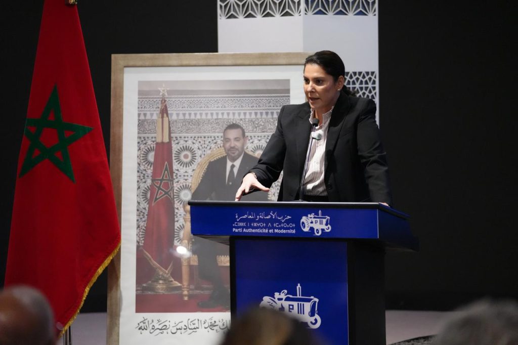 المنصوري تضع برلمانيي البام أمام اختبار المسؤولية: لا مجال للخطأ والنجاح رهين بتكامل الحكومة والبرلمان