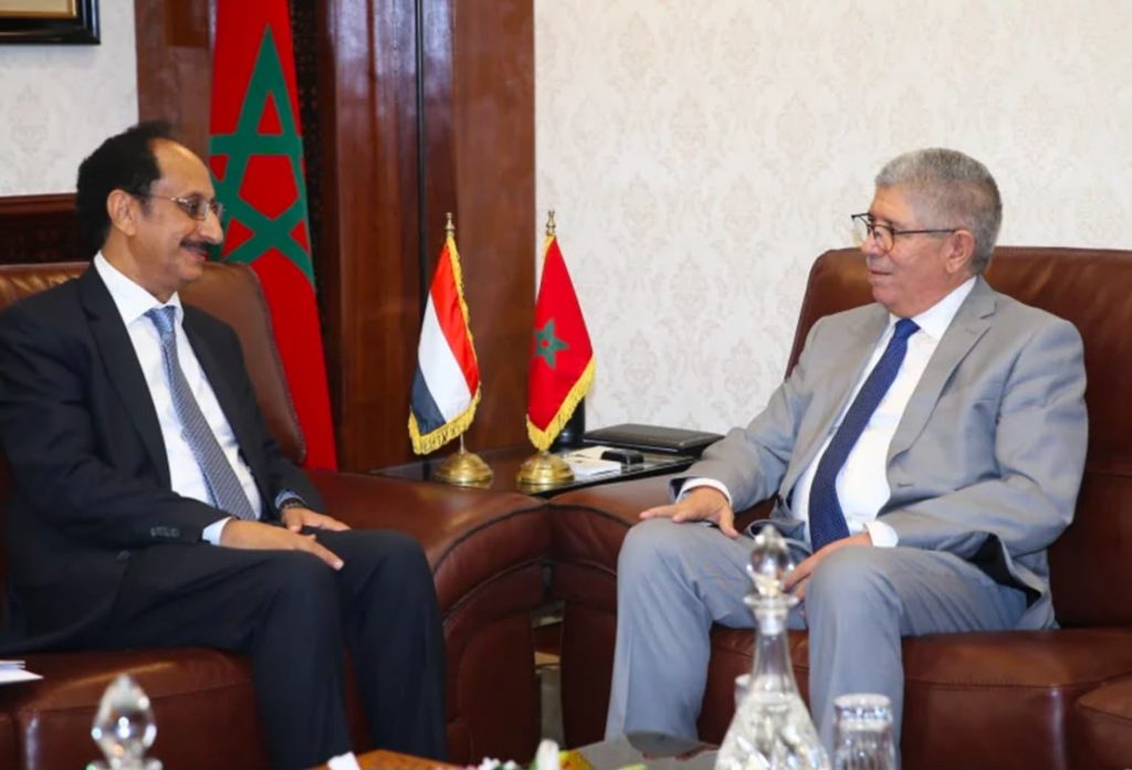تعزيزا للشراكة والتعاون بين البلدين.. رئيس مجلس النواب يستقبل سفير اليمن بالمغرب